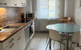 City Home- Business Apartment, Private Parking Free